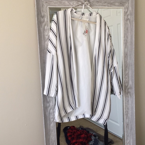 H&M Casual Wrap - Picture 2 of 4